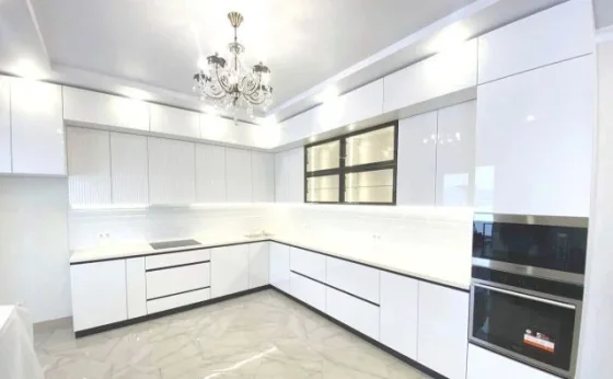 Кухня на заказ с фасадами мдф и доводчиками